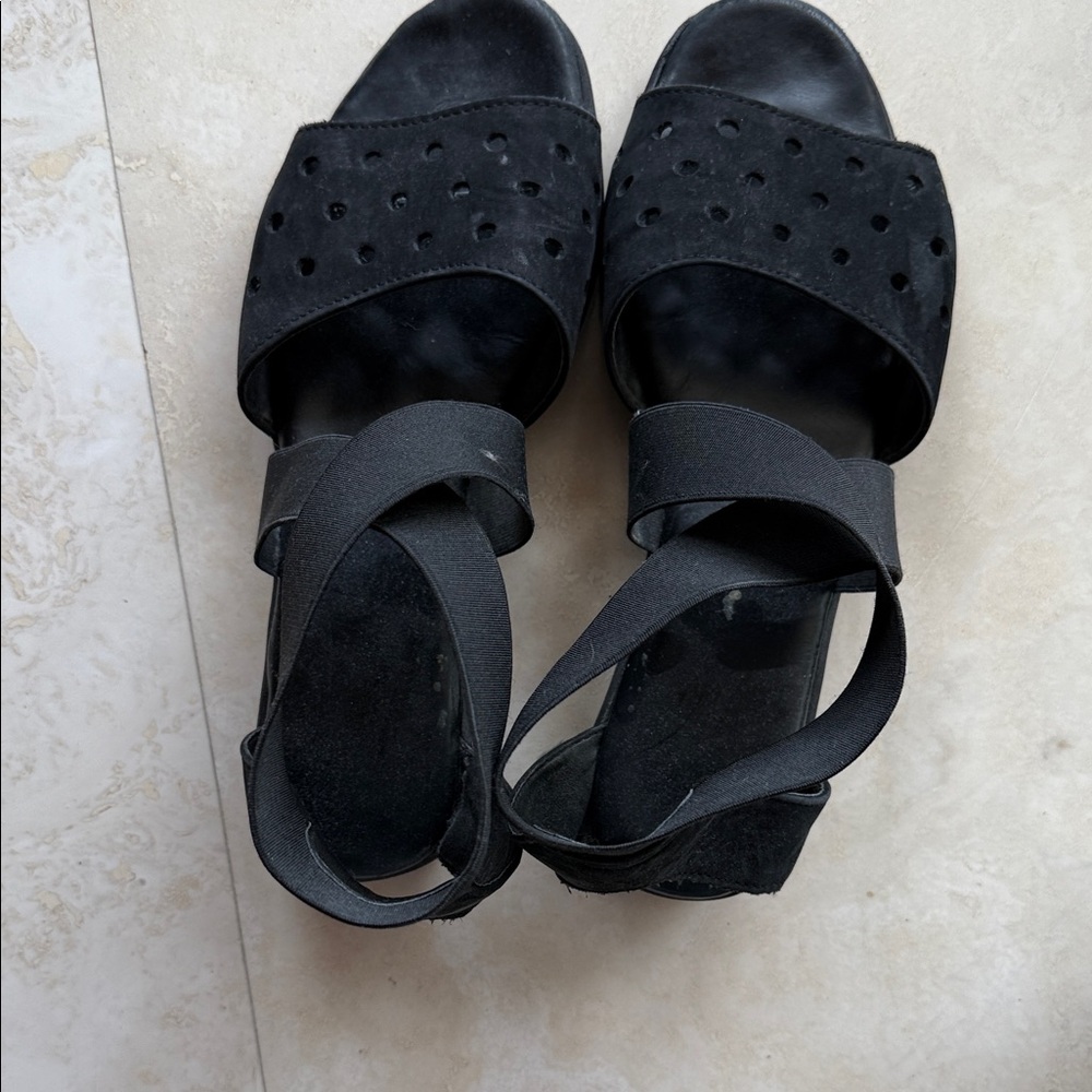 THE FLEXX Black Strappy Women's Sandals